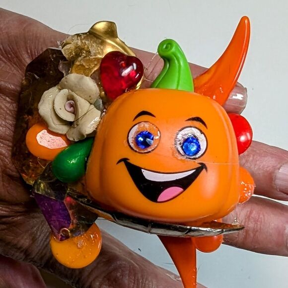 Wendy Gell Halloween pumpkin ring orange wing Swarovski stones. Heart. - Picture 3 of 3